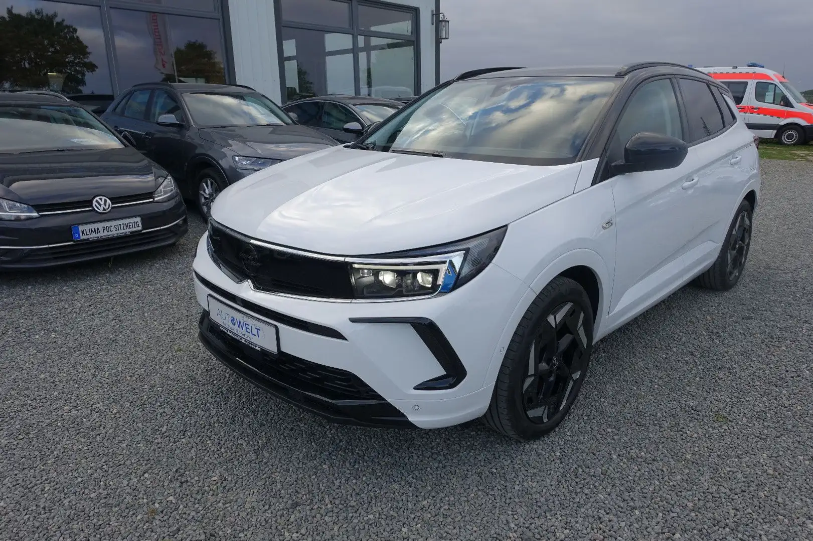 Opel Grandland X Grandland 1.6T Hybrid GSe Aut.AWD LED 360 APP 19 Weiß - 2