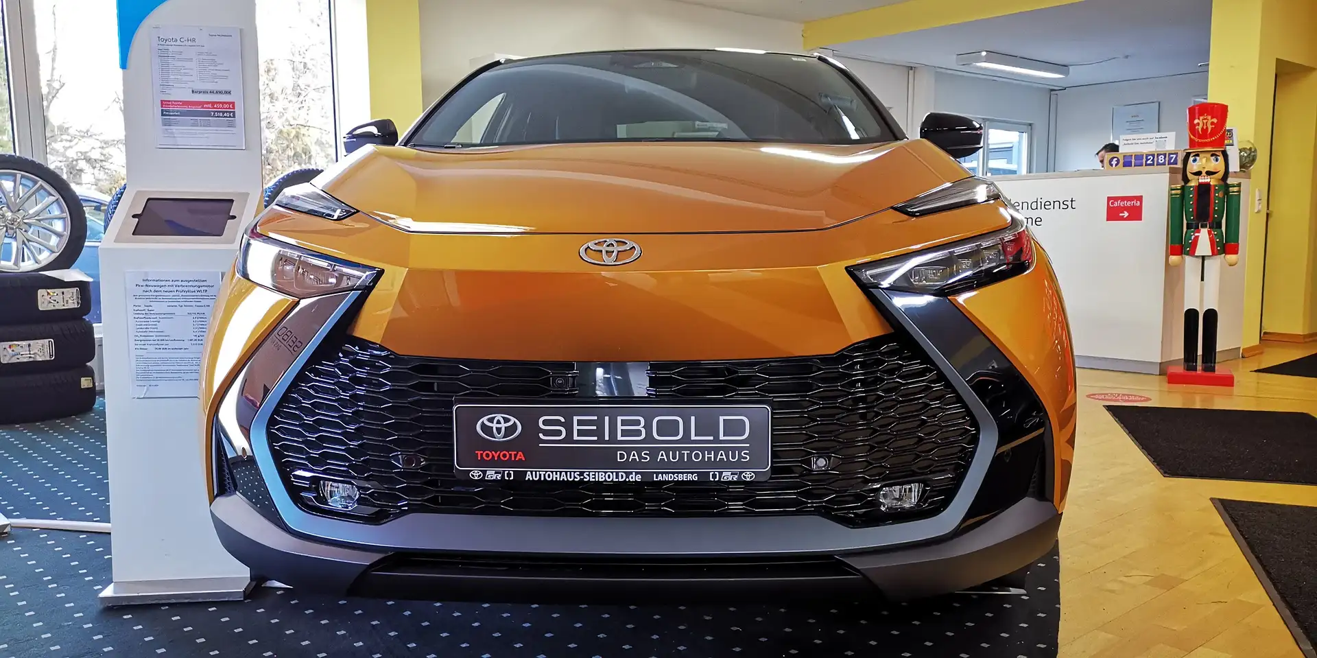 Toyota C-HR 2.0 Hybrid Lounge Premiere "Neues Modell" Or - 1