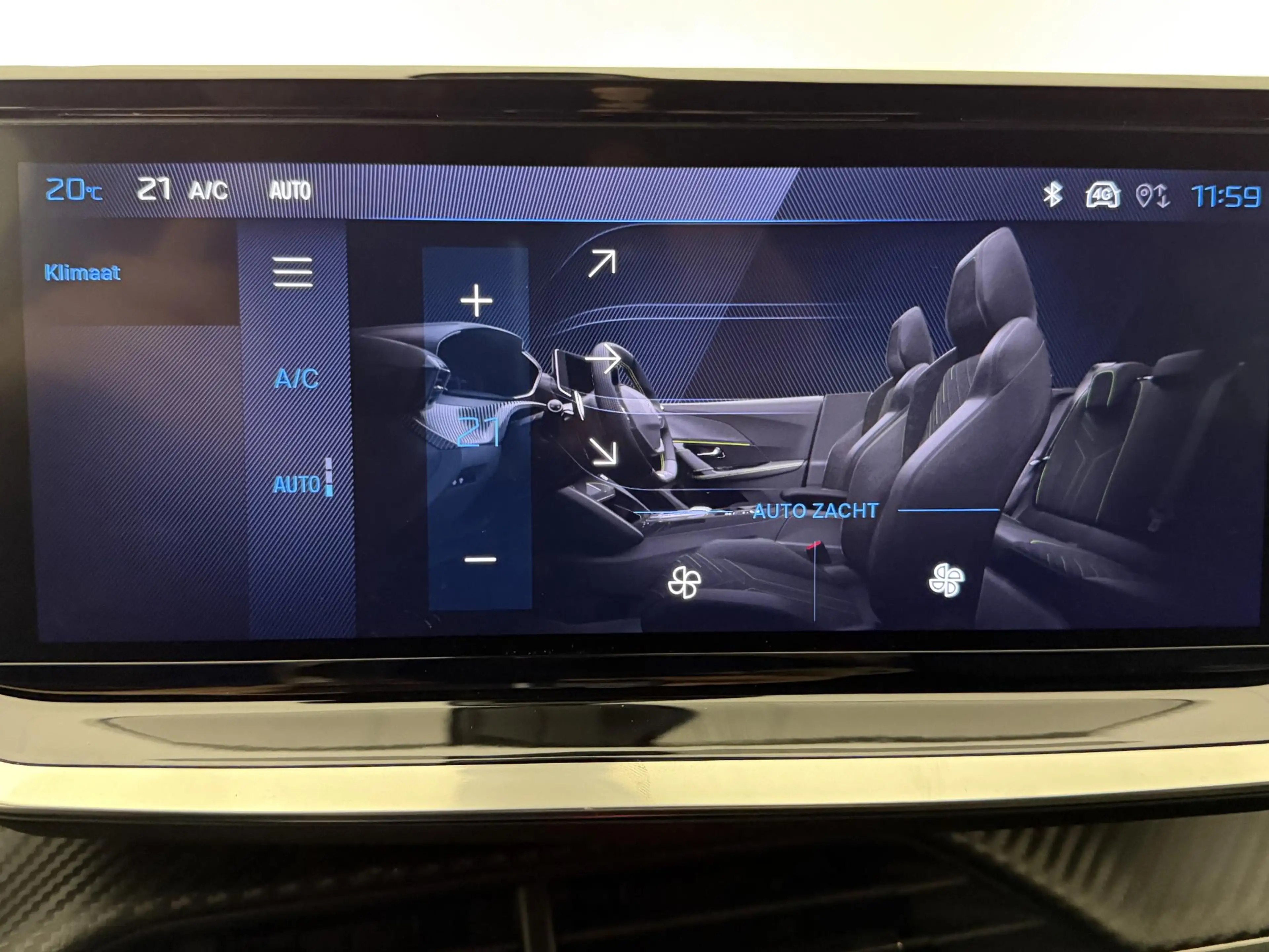 Peugeot 2008 1.2 PureTech 100 Allure | Keyless Entry | Navigati — photo 13
