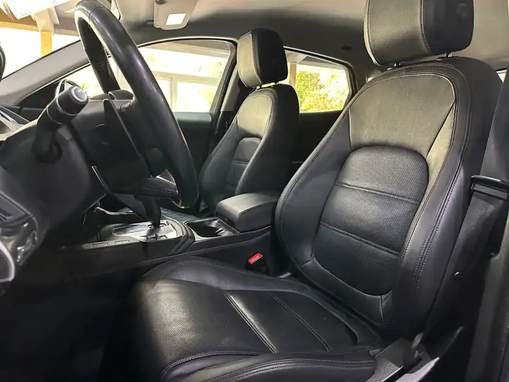 Jaguar E-Pace E-PACE AWD /Apple CarPlay /MEMORY / Standheizung – Foto 12