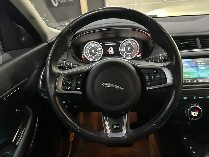 Jaguar E-Pace E-PACE AWD /Apple CarPlay /MEMORY / Standheizung – Foto 21