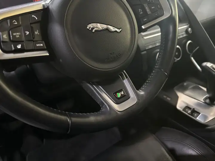 Jaguar E-Pace E-PACE AWD /Apple CarPlay /MEMORY / Standheizung – Foto 18