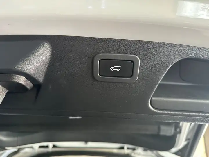 Jaguar E-Pace E-PACE AWD /Apple CarPlay /MEMORY / Standheizung – Foto 32