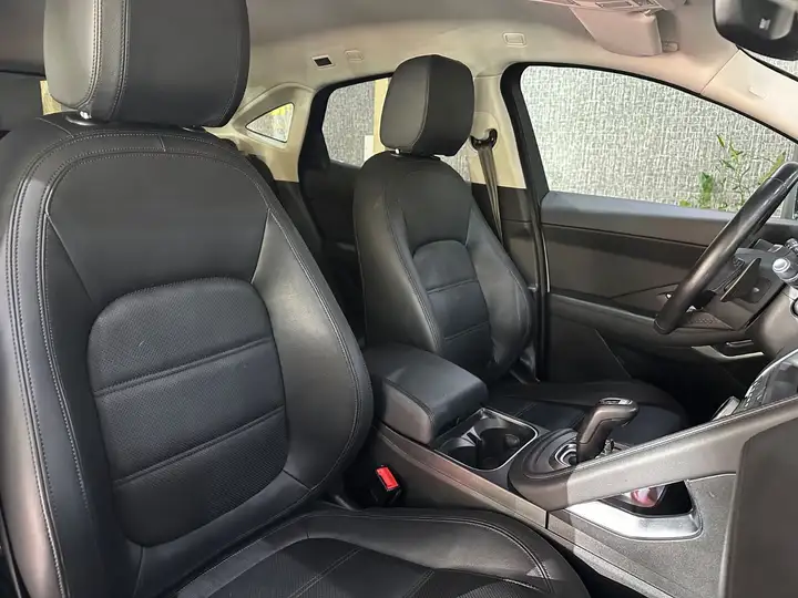 Jaguar E-Pace E-PACE AWD /Apple CarPlay /MEMORY / Standheizung – Foto 9