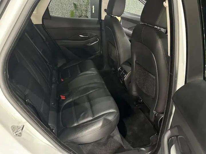 Jaguar E-Pace E-PACE AWD /Apple CarPlay /MEMORY / Standheizung – Foto 13