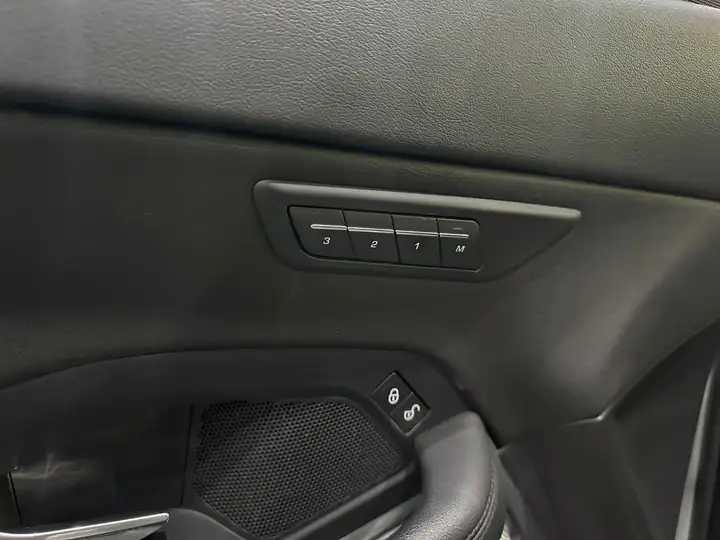 Jaguar E-Pace E-PACE AWD /Apple CarPlay /MEMORY / Standheizung – Foto 26