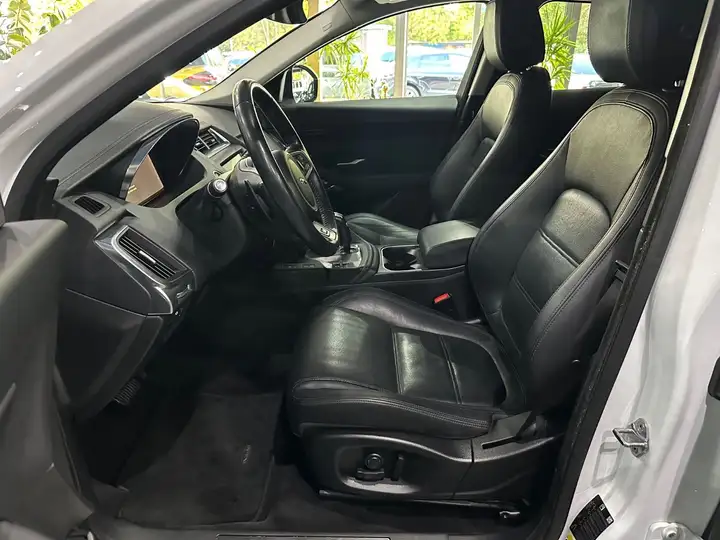 Jaguar E-Pace E-PACE AWD /Apple CarPlay /MEMORY / Standheizung – Foto 11