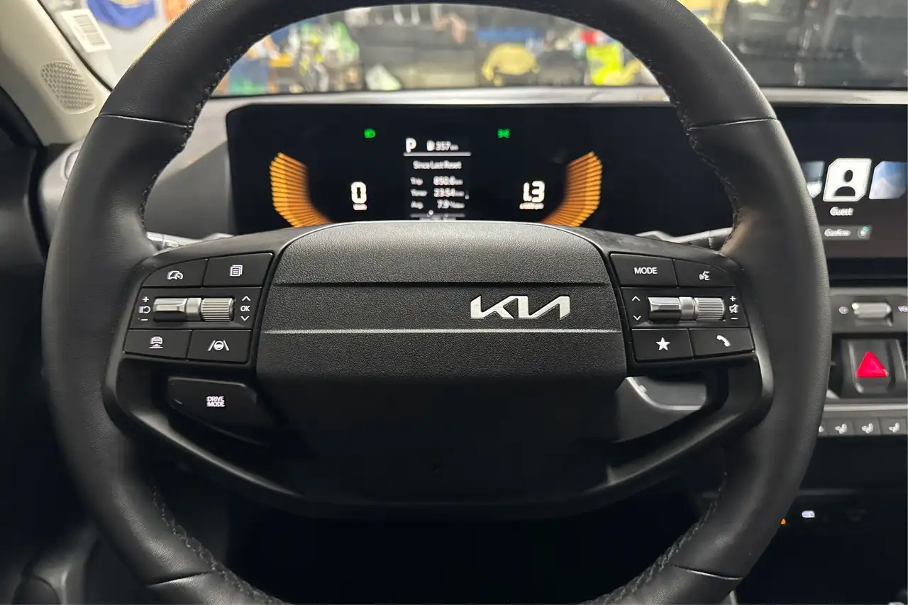 Kia K4 снимка Kia K4