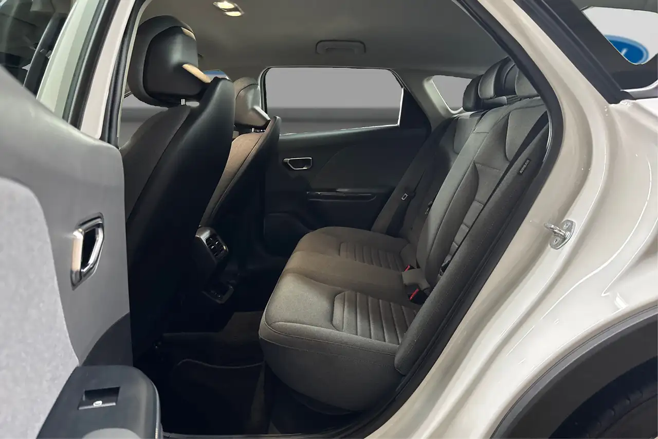 Kia K4 снимка Kia K4
