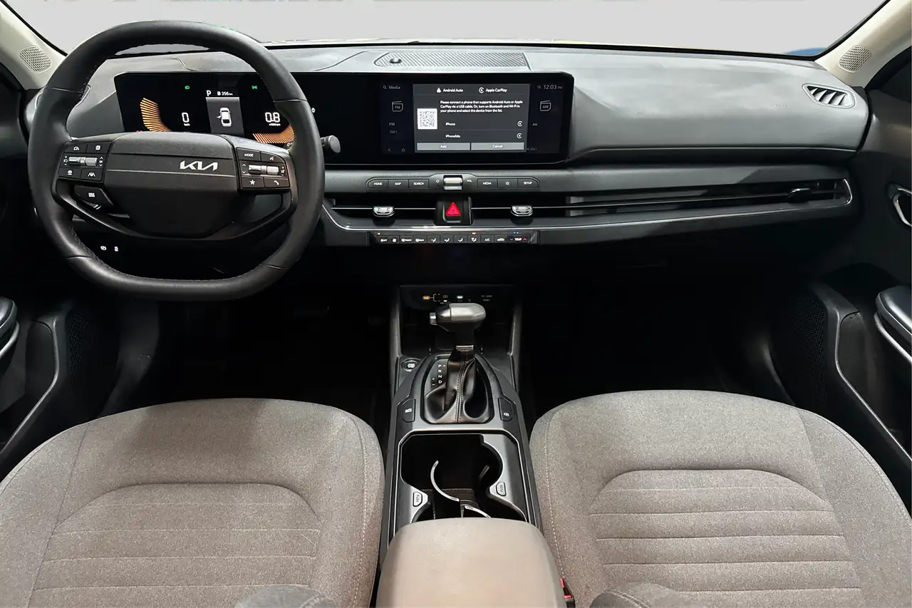 Kia K4 снимка Kia K4