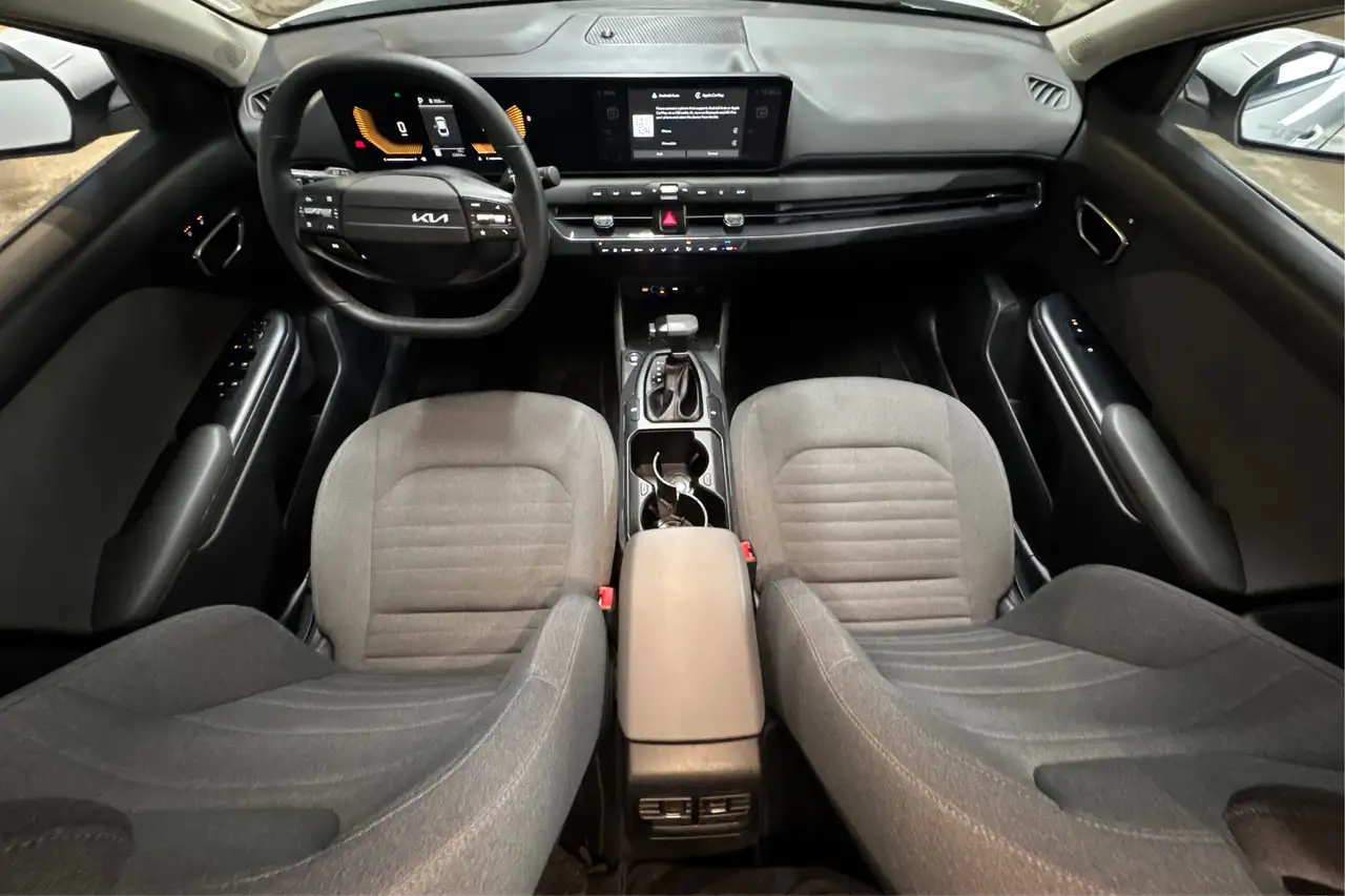 Kia K4 снимка Kia K4