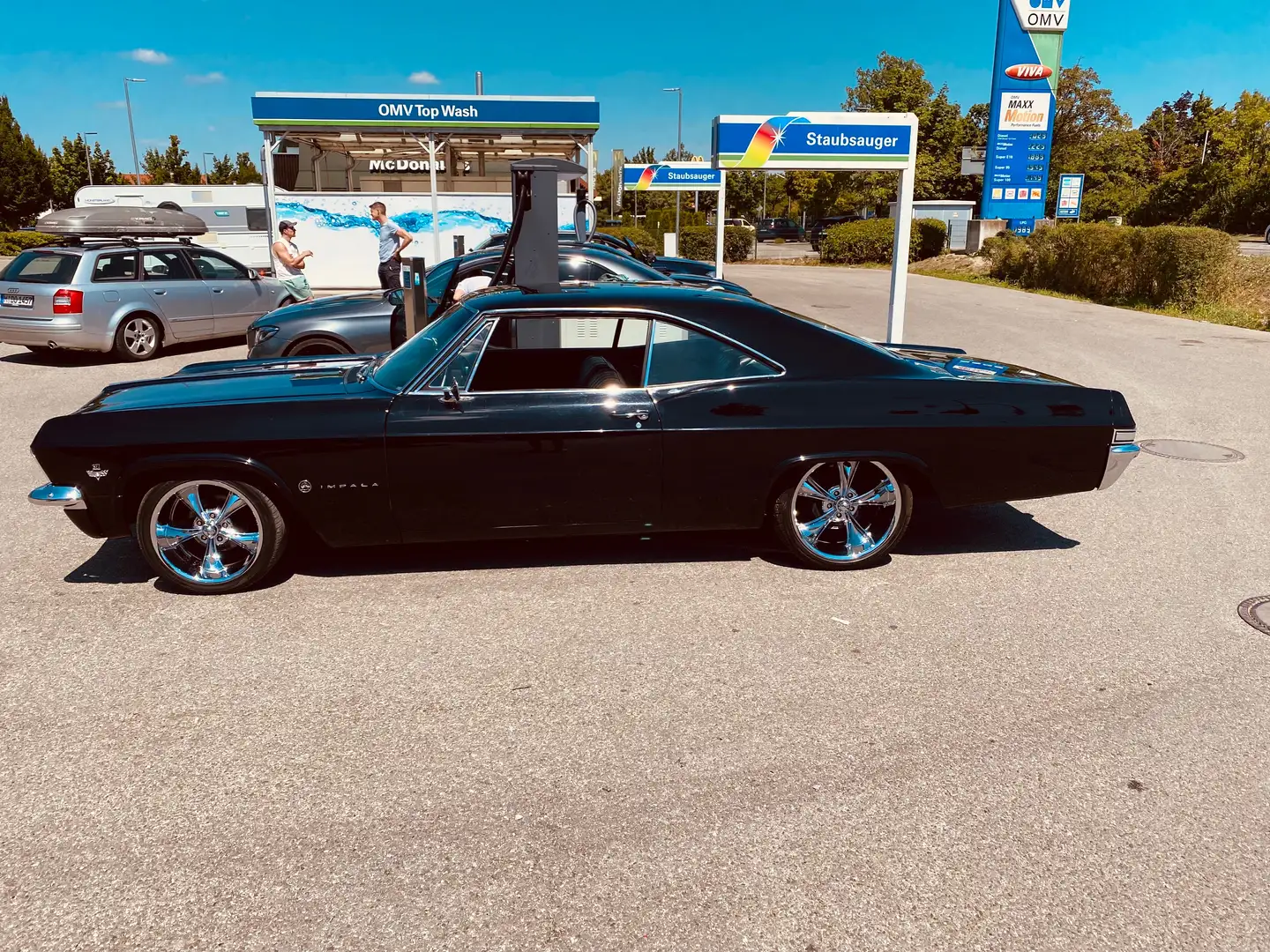 Chevrolet Impala Black - 2
