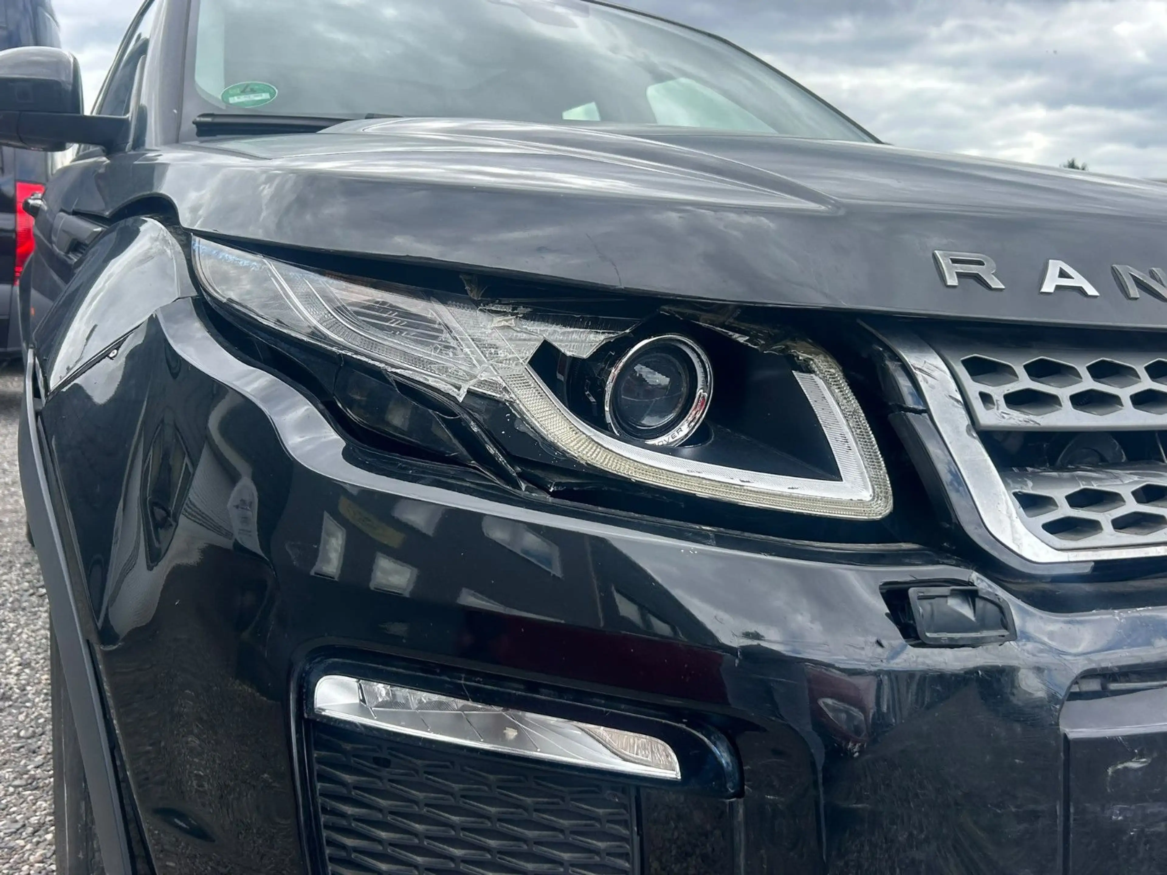 Land Rover Range Rover Evoque SE*Automatik*Volleder*UNFALL* — photo 3