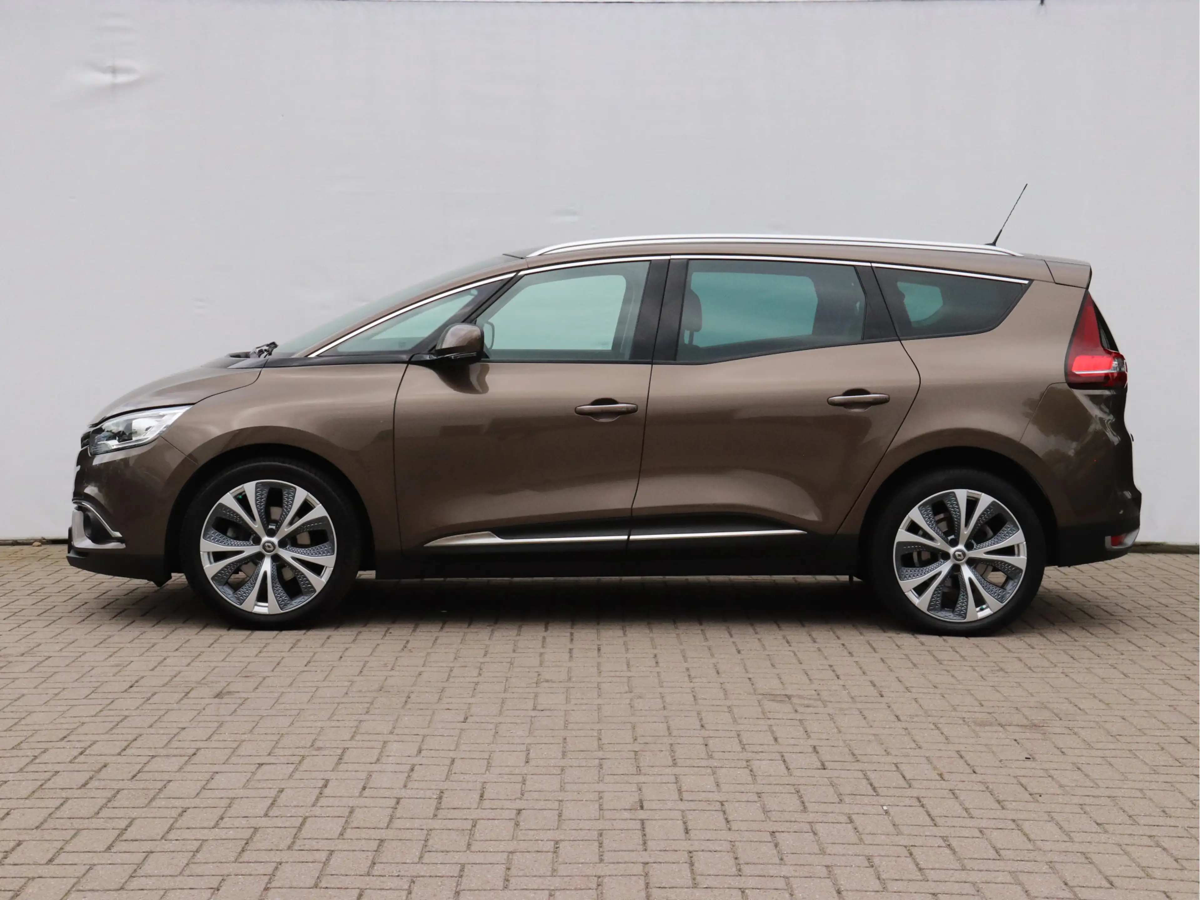 Renault Grand Scenic 1.3 TCe Intens PANO / NAVI / CRUISE / ECC — photo 2