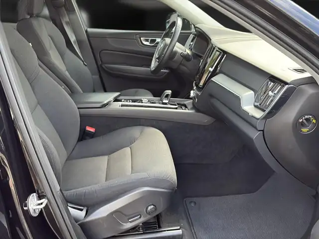 Volvo XC60 view 15