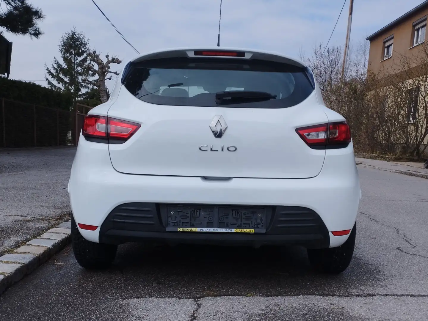 Renault Clio Life 1,2 16V 75 Weiß - 2