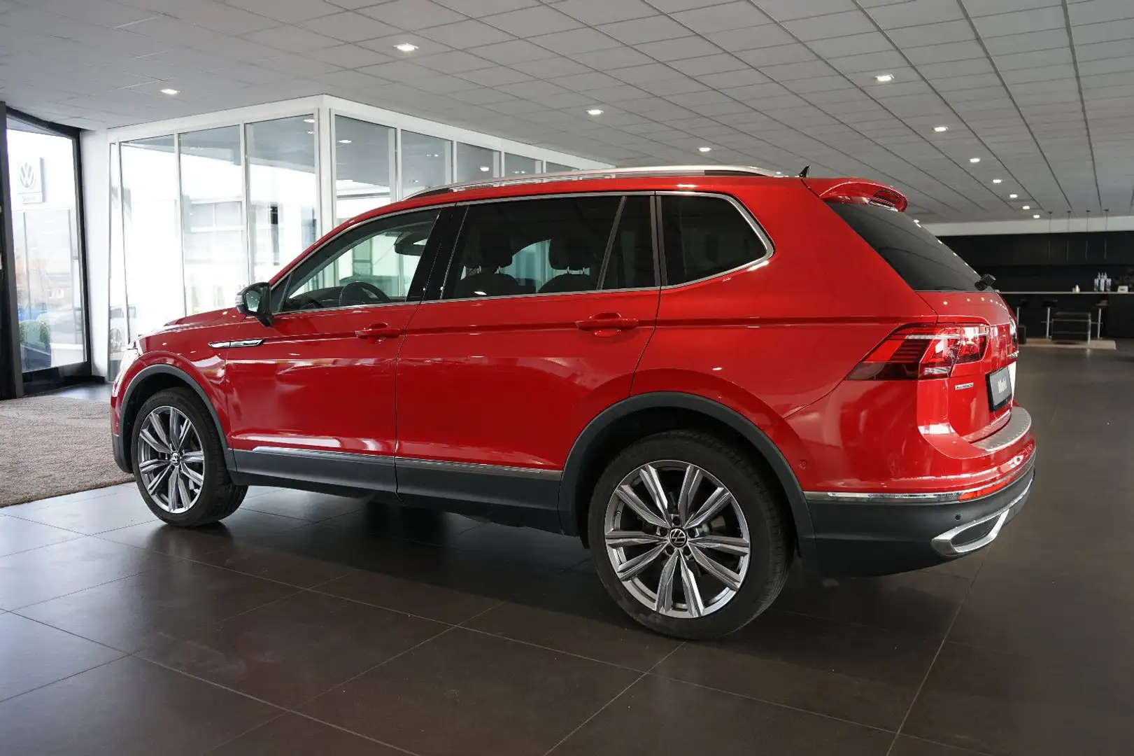 Volkswagen Tiguan Allspace 2.0 TSI Elegance 4Motion Rosso - 2