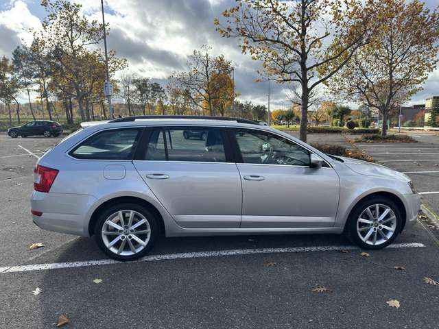 Imagine Skoda Octavia Combi 2.0 TDI Green tec DSG Elegance