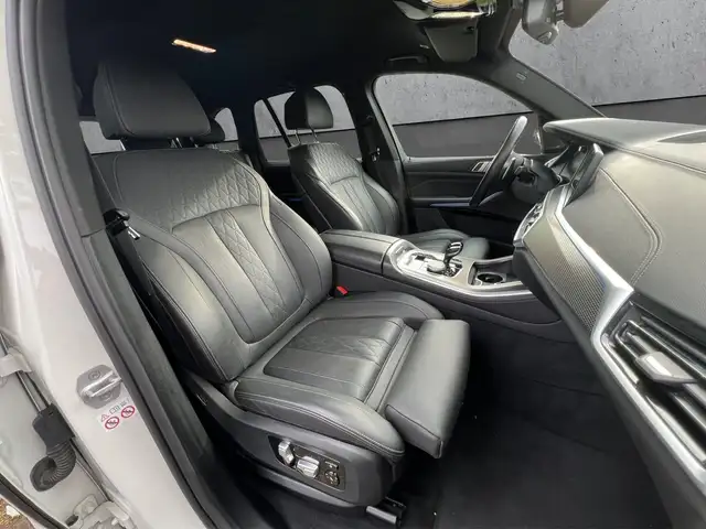 BMW X5 M view 14