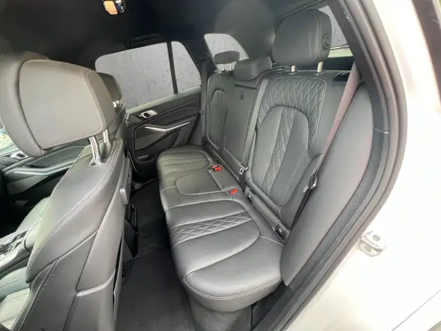 BMW X5 M view 13