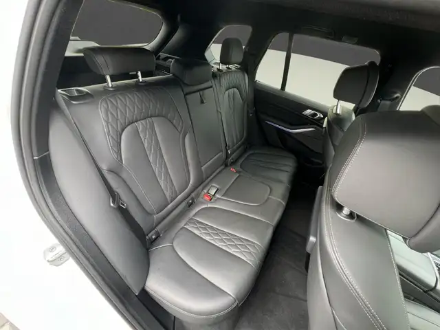 BMW X5 M view 12