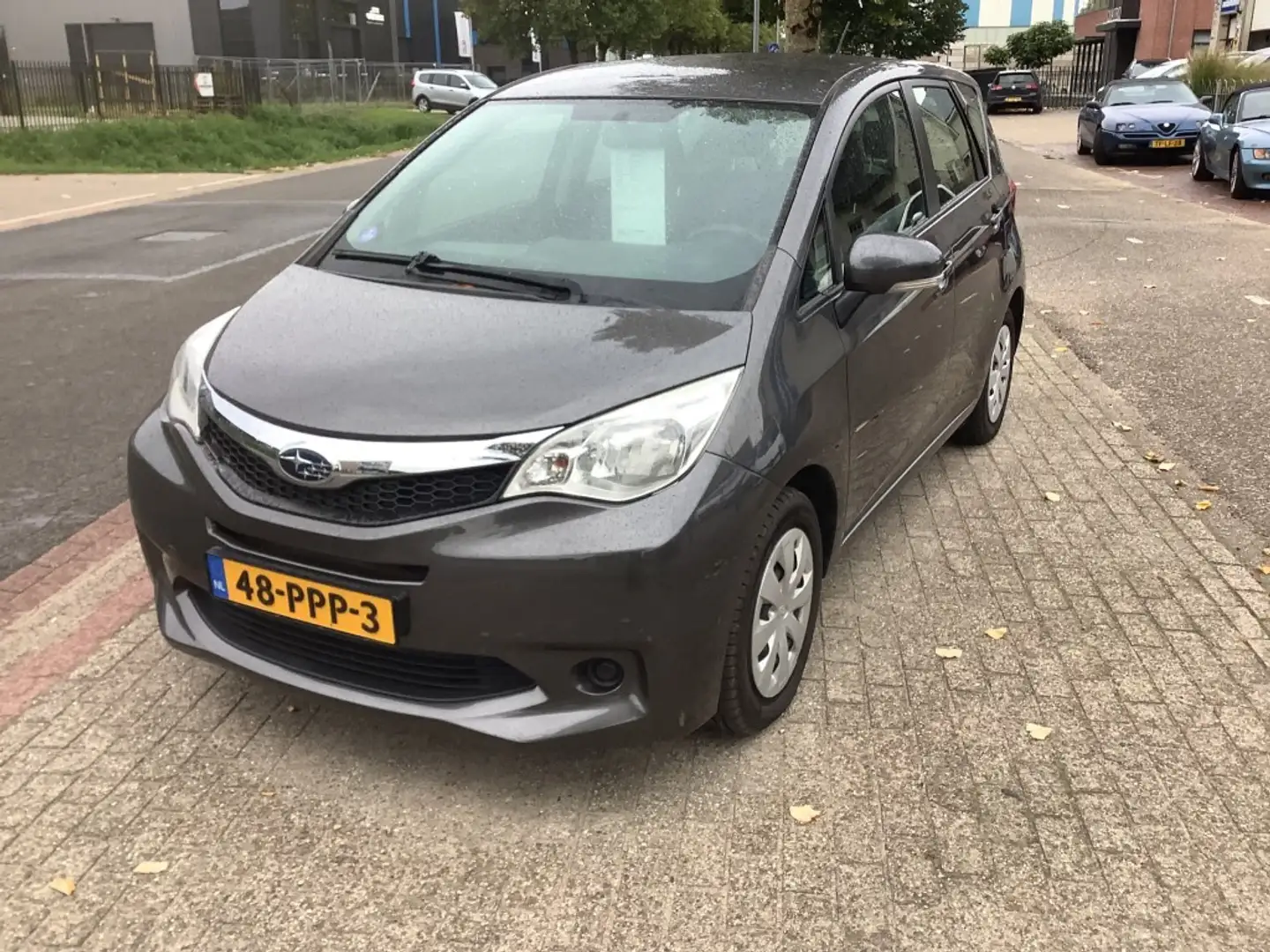 Subaru Trezia 1.3 COMFORT Grijs - 1