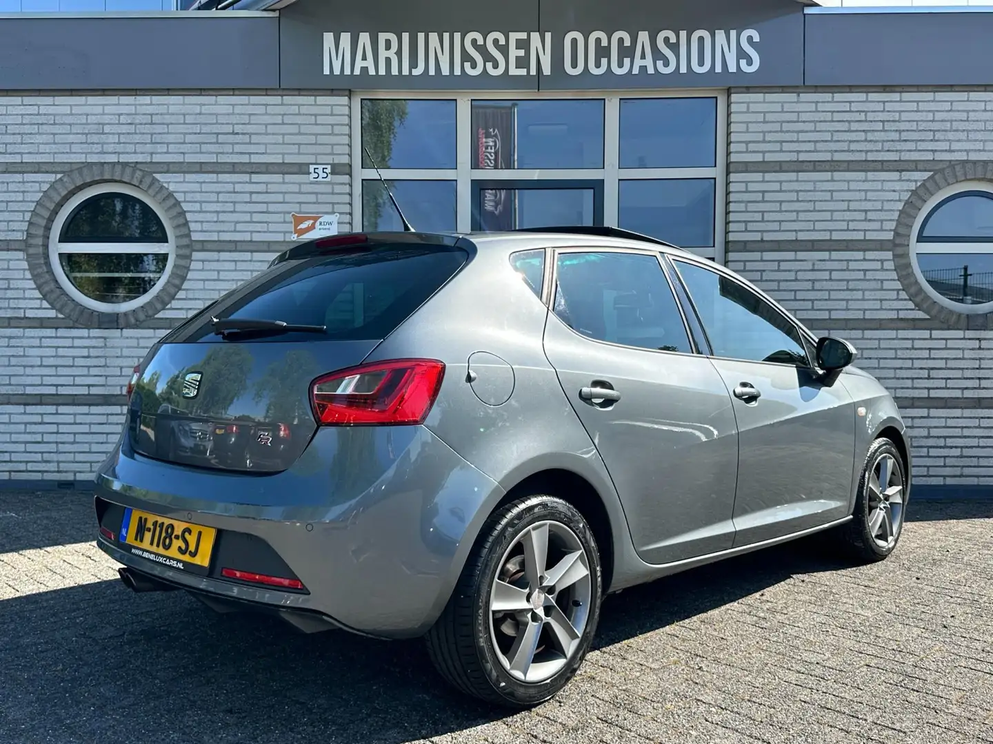 SEAT Ibiza 1.4 TSI FR |Pano,Stoelvw,Navi,PDC| Gris - 2