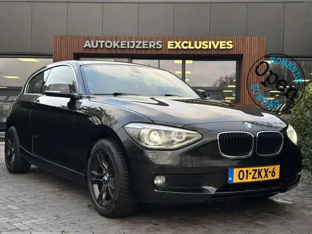 BMW 114 1-serie 114i Business+ Leder Navi Parkeersensoren