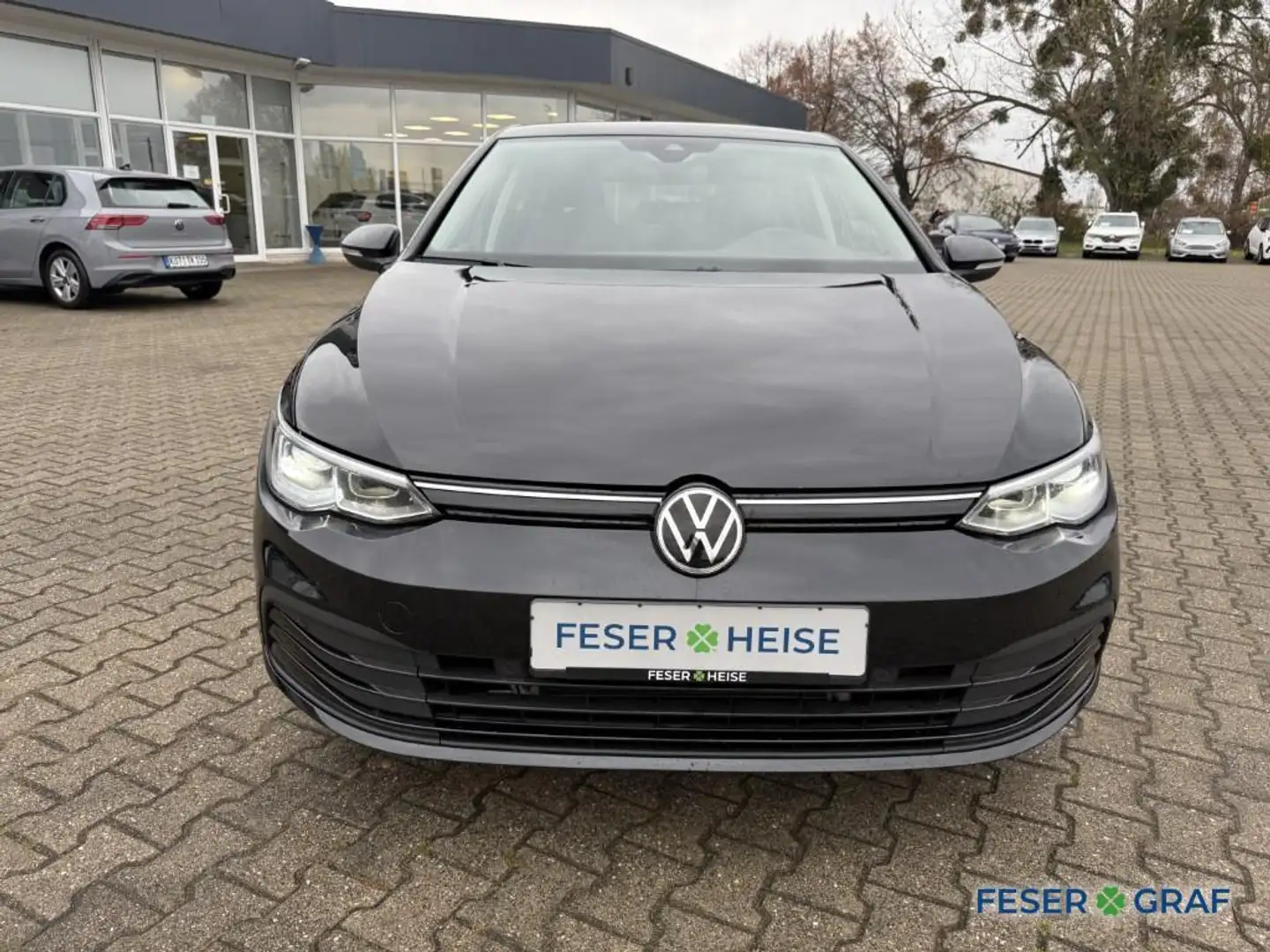 Volkswagen Golf VIII 1.5 eTSI DSG Life NaviPro*LEDPlus*RearView*Wi Zwart - 2