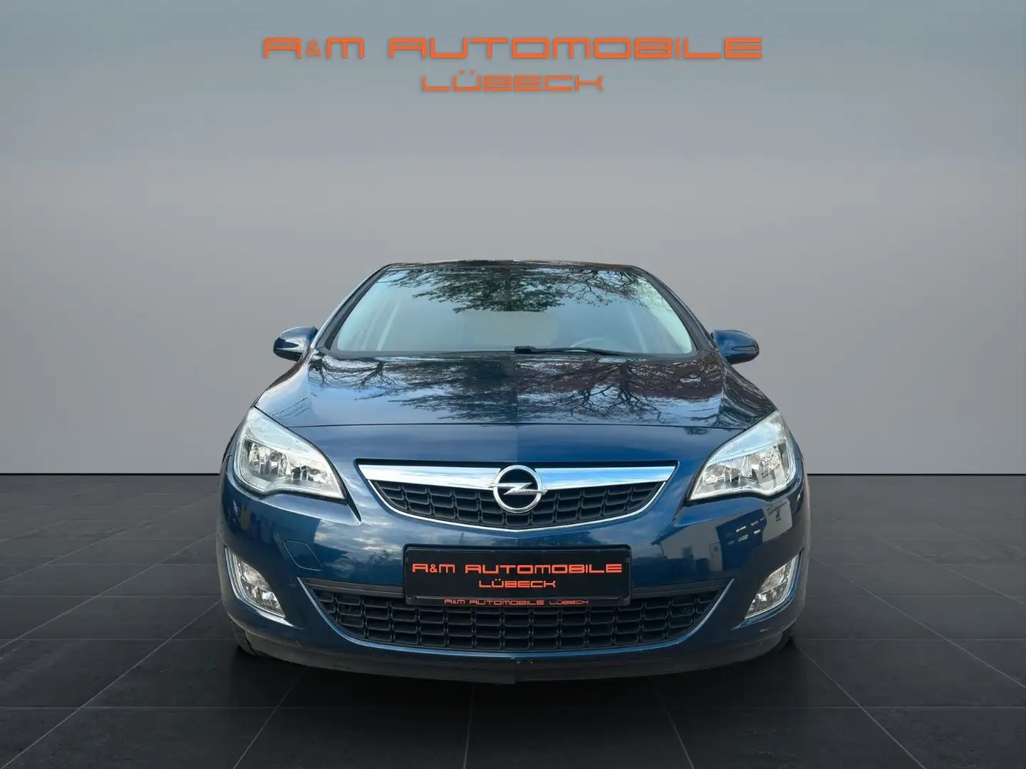 Opel Astra J Lim. 5-trg. Design Edition Blau - 2