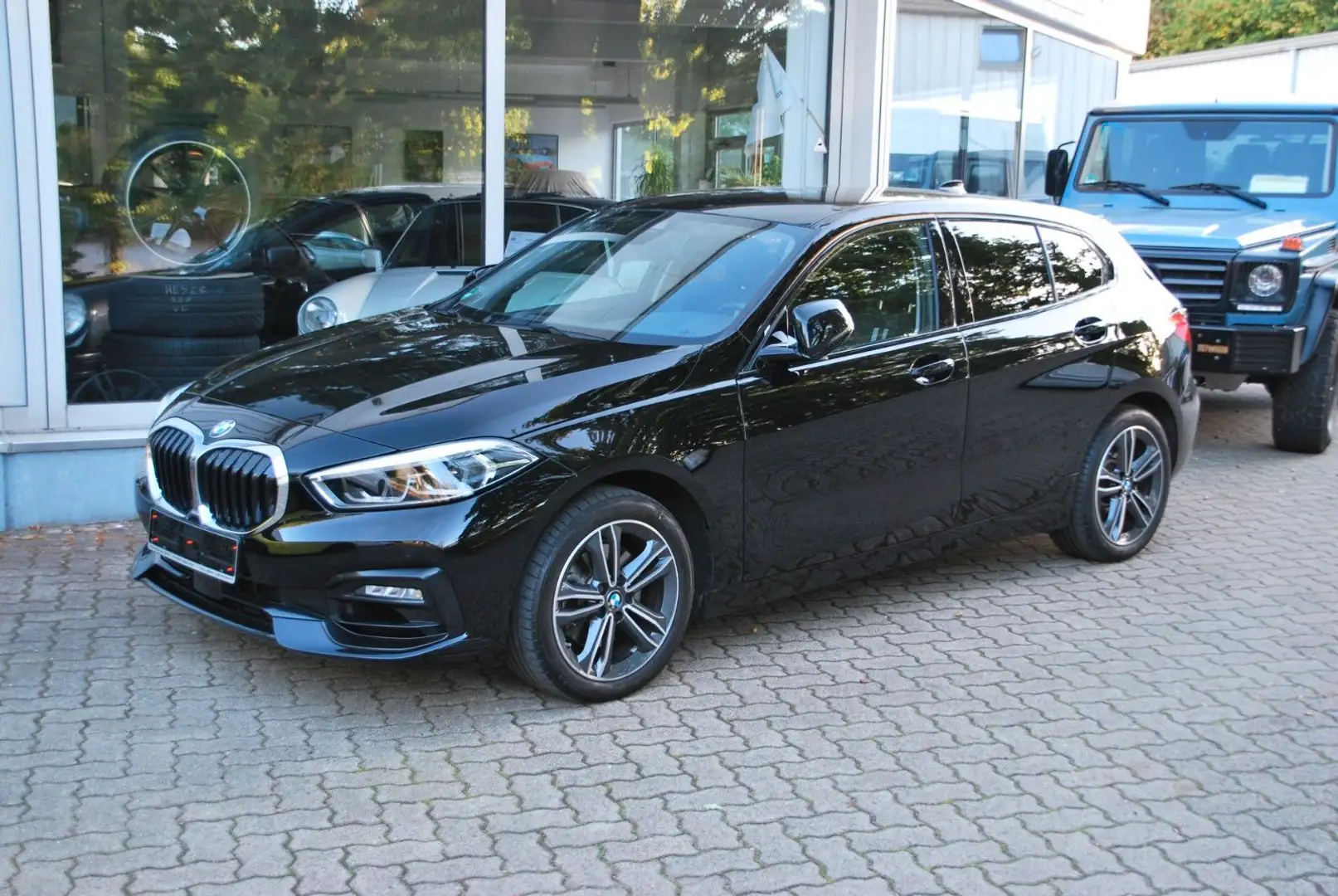 BMW 118 Baureihe 1 Lim. 118 i Sport Line Schwarz - 1