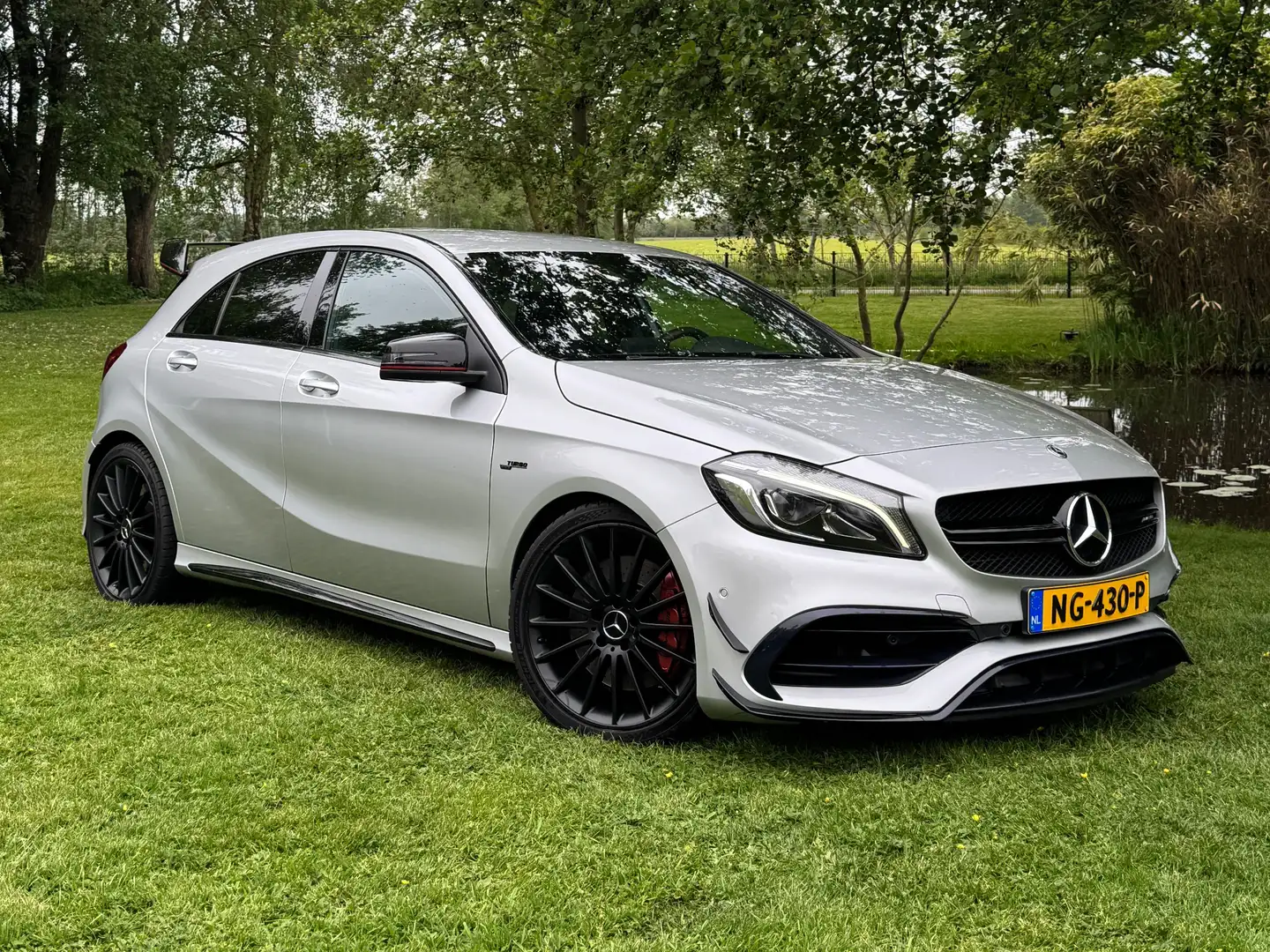 Mercedes-Benz A 45 AMG 4MATIC / Facelift 381pk / Schaalstoelen Grijs - 1