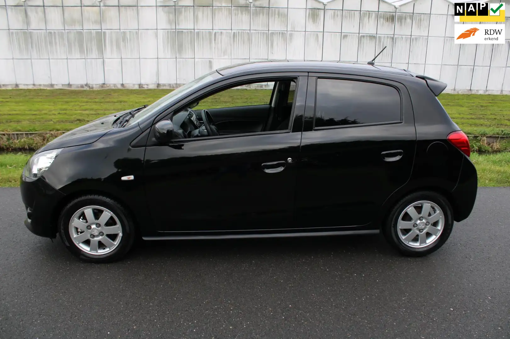 Mitsubishi Space Star 1.0 Bright 5 Drs met Climate control Noir - 1