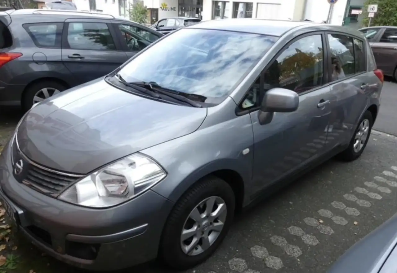 Nissan Tiida