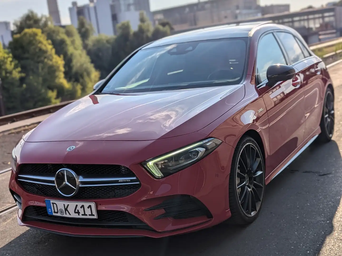 Mercedes-Benz A 35 AMG A-Klasse 4Matic Speedshift DCT 7G Rot - 2