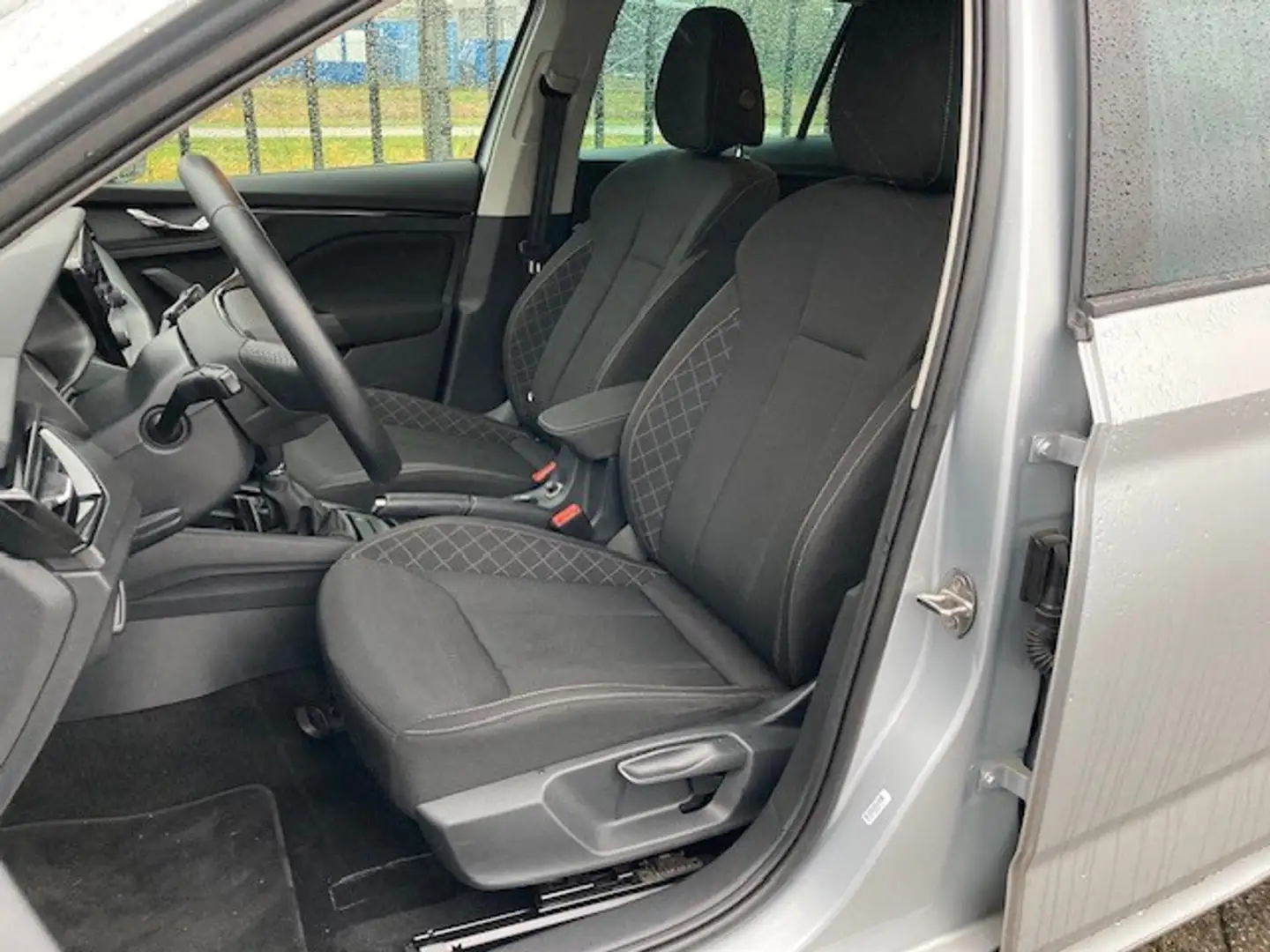 Skoda Kamiq 1.0 TSI Ambition 111pk DSG/AUTO | Navigatie via A Gris - 2