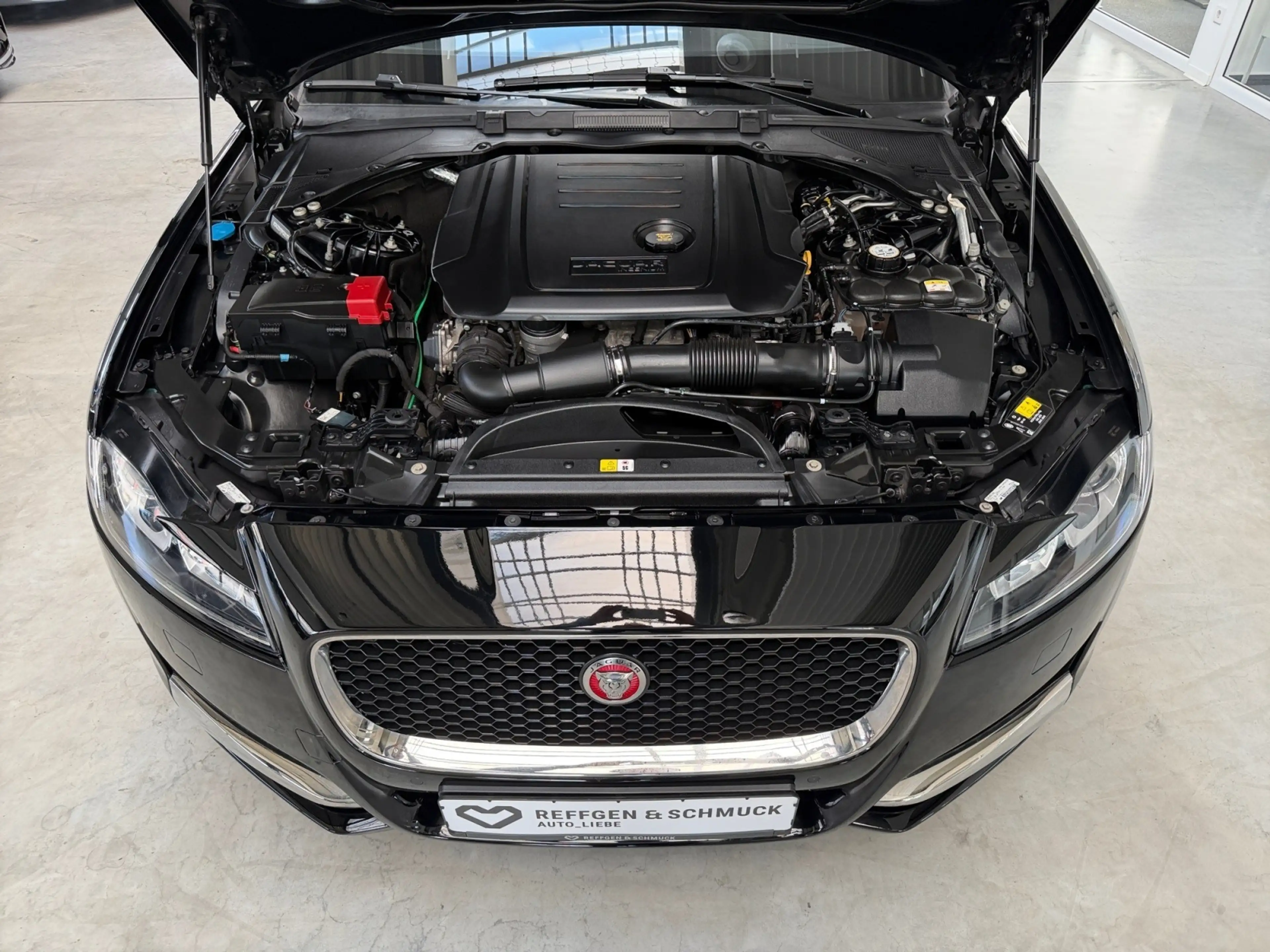 Jaguar XF PURE AUTOMATIK+NAVI+PANO+MERIDIAN+360+ALU+TÜV — photo 10