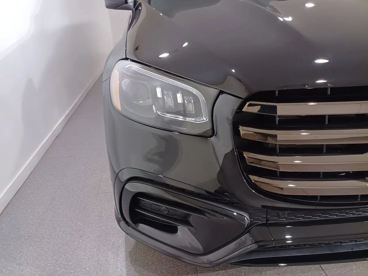 Mercedes-Benz GLS снимка Mercedes-Benz GLS
