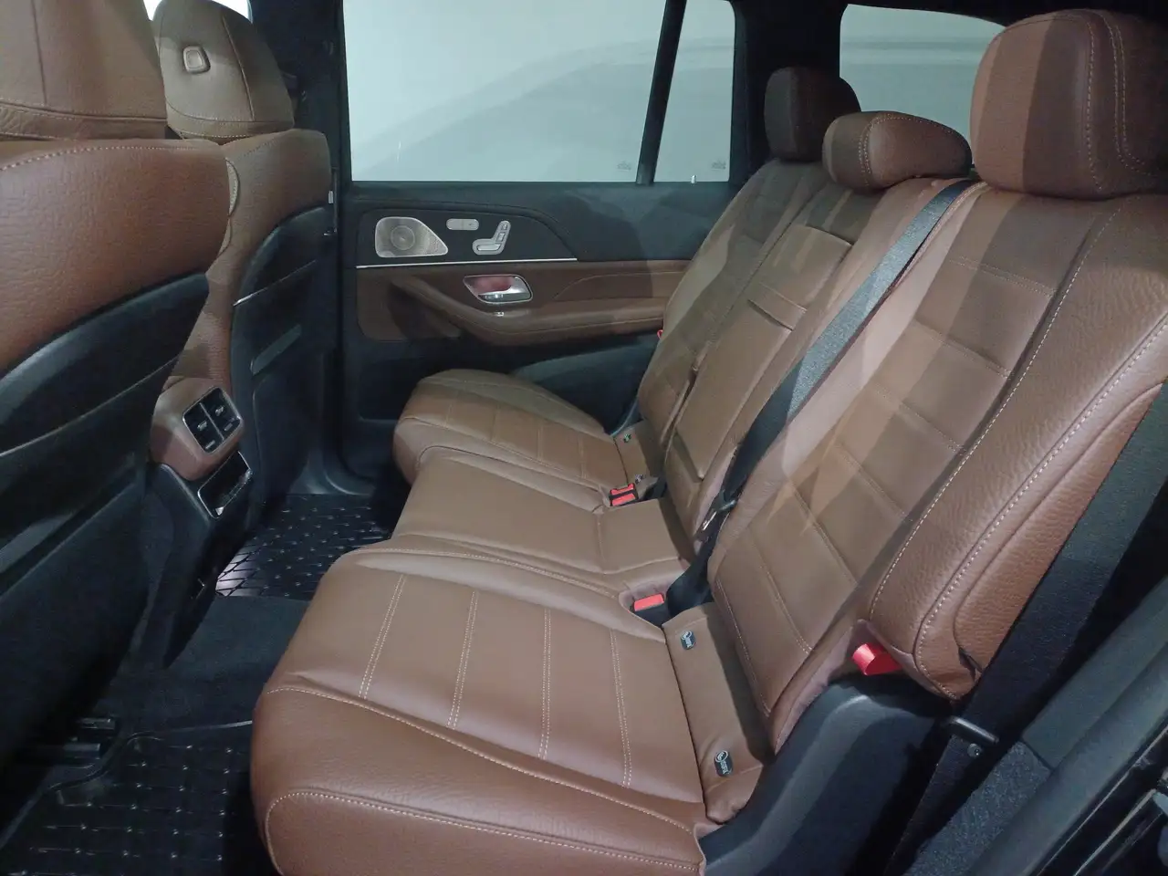 Mercedes-Benz GLS снимка Mercedes-Benz GLS