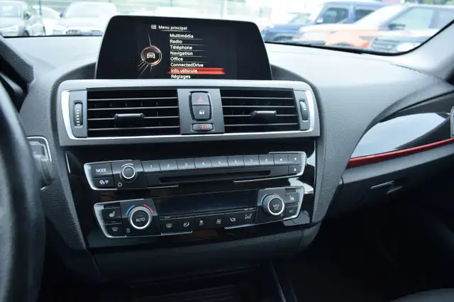 BMW 1 Series view 8