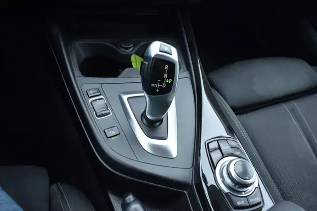 BMW 1 Series view 14