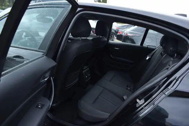 BMW 1 Series view 11