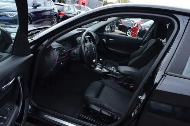 BMW 1 Series view 10