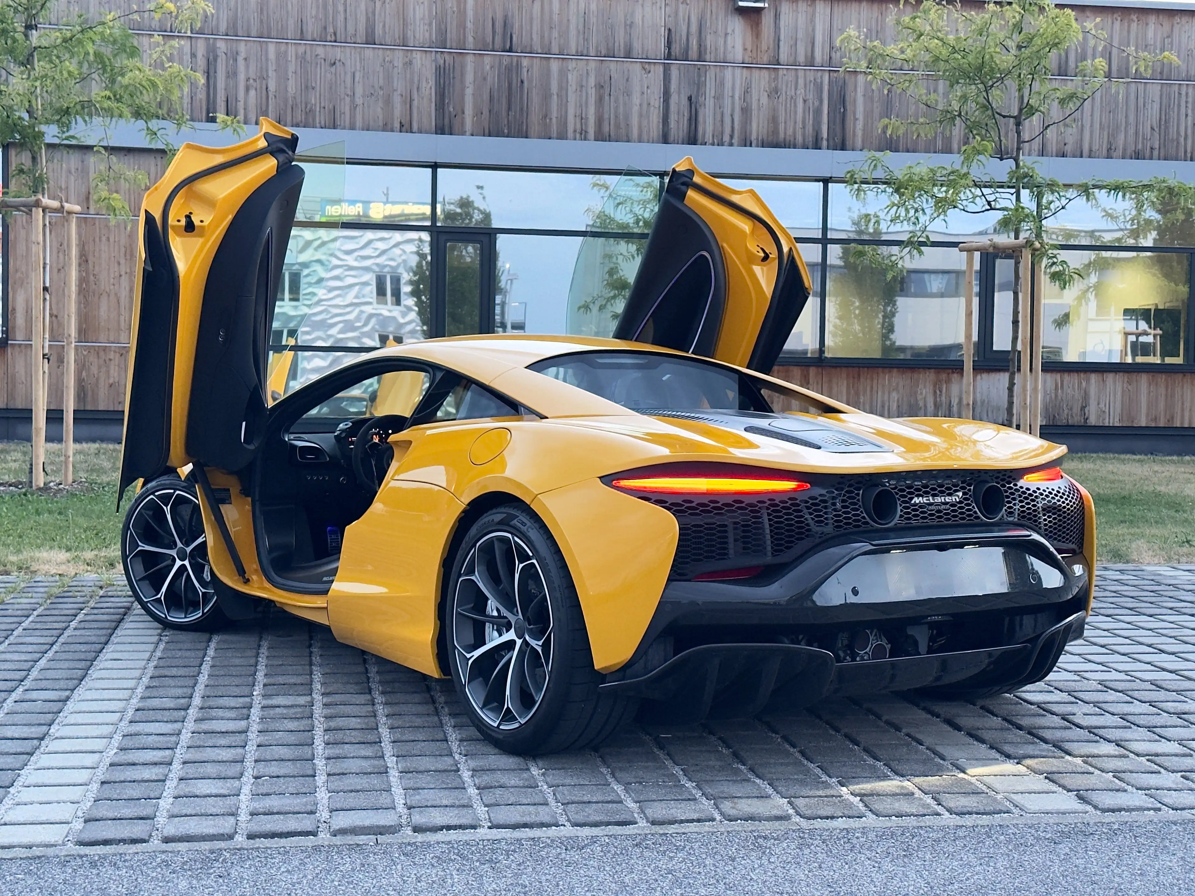 McLaren Artura *MSO, VOLL-CARBON, PERFORMANCE, GARANTIE* — photo 8