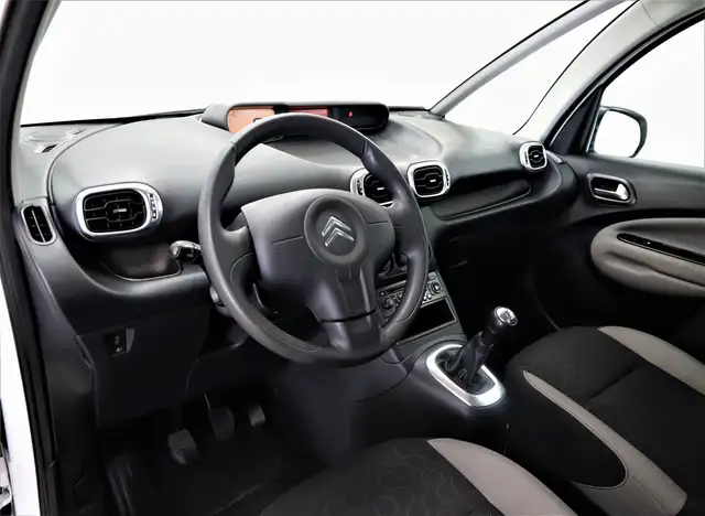 Citroen C3 Picasso view 9