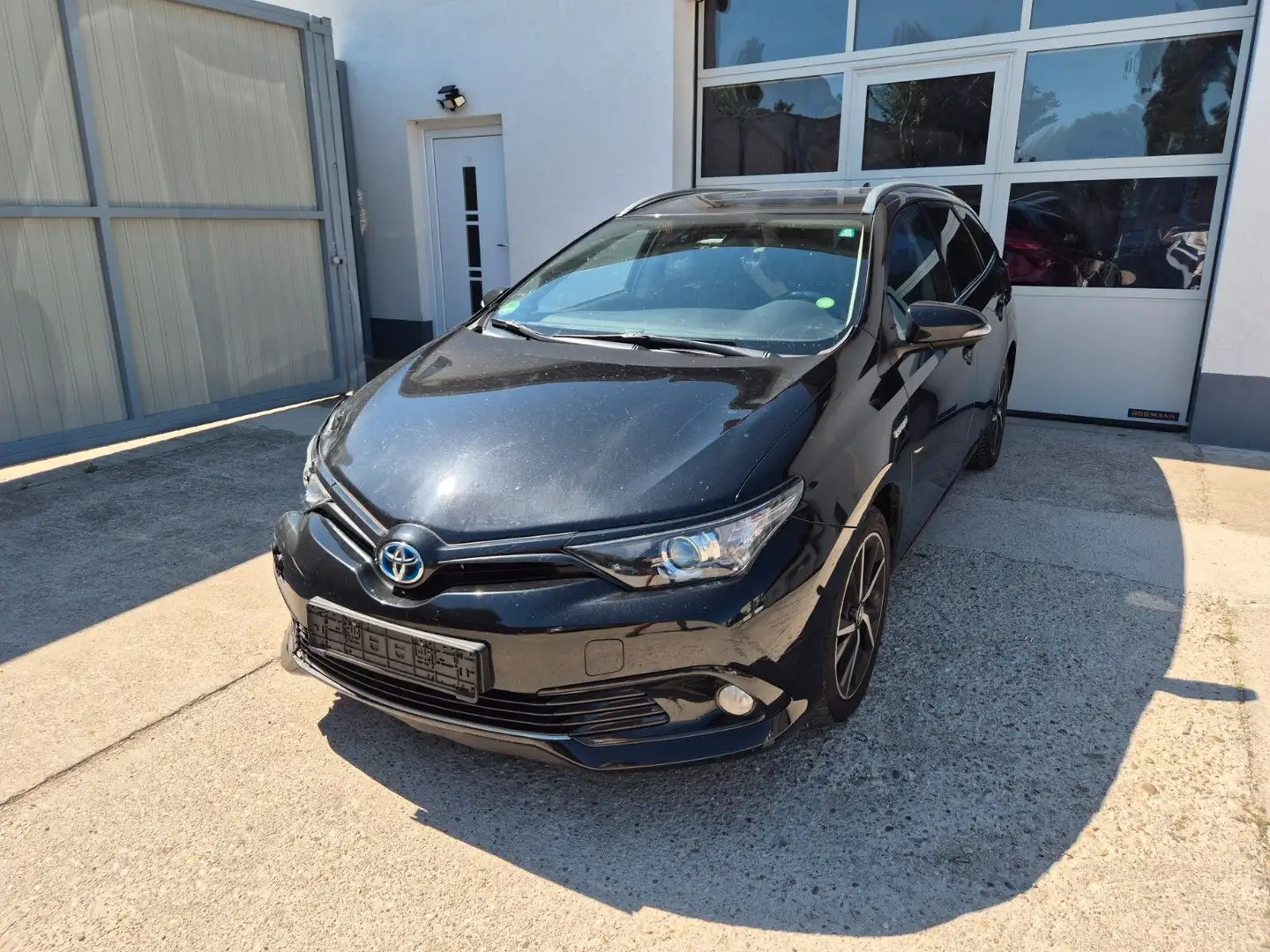 Toyota Auris TS 1,8 VVT-i Hybrid  NETTO 6.320e Schwarz - 2