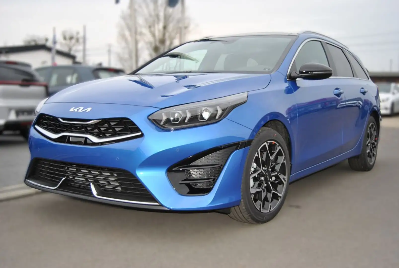 Kia Ceed / cee'd SW 1.5 T-GDI GT Line UVP 39.159 EUR Blau - 1