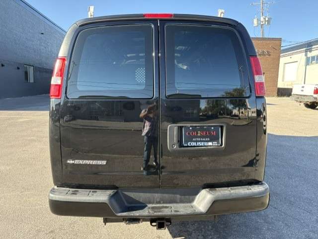 2017 Chevrolet Express 2500 Cargo Van