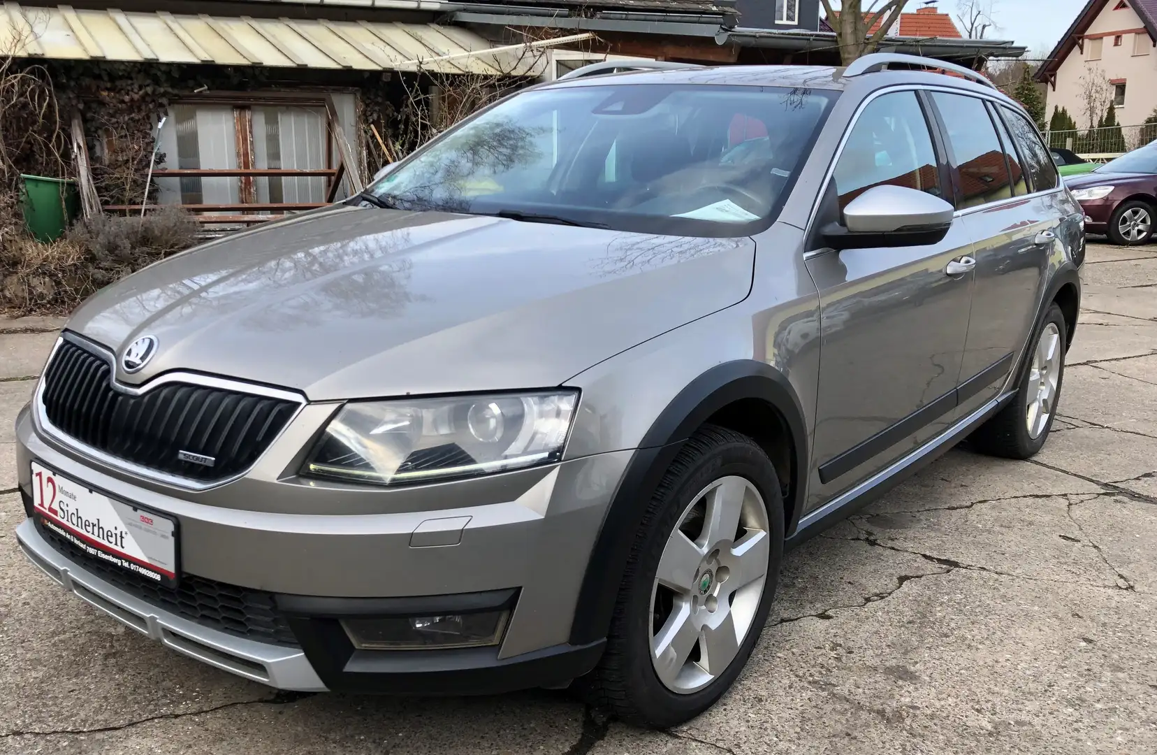 Skoda Octavia Scout 4x4,2.0L,Euro 6,Navi,Klimaautomatic Beige - 2