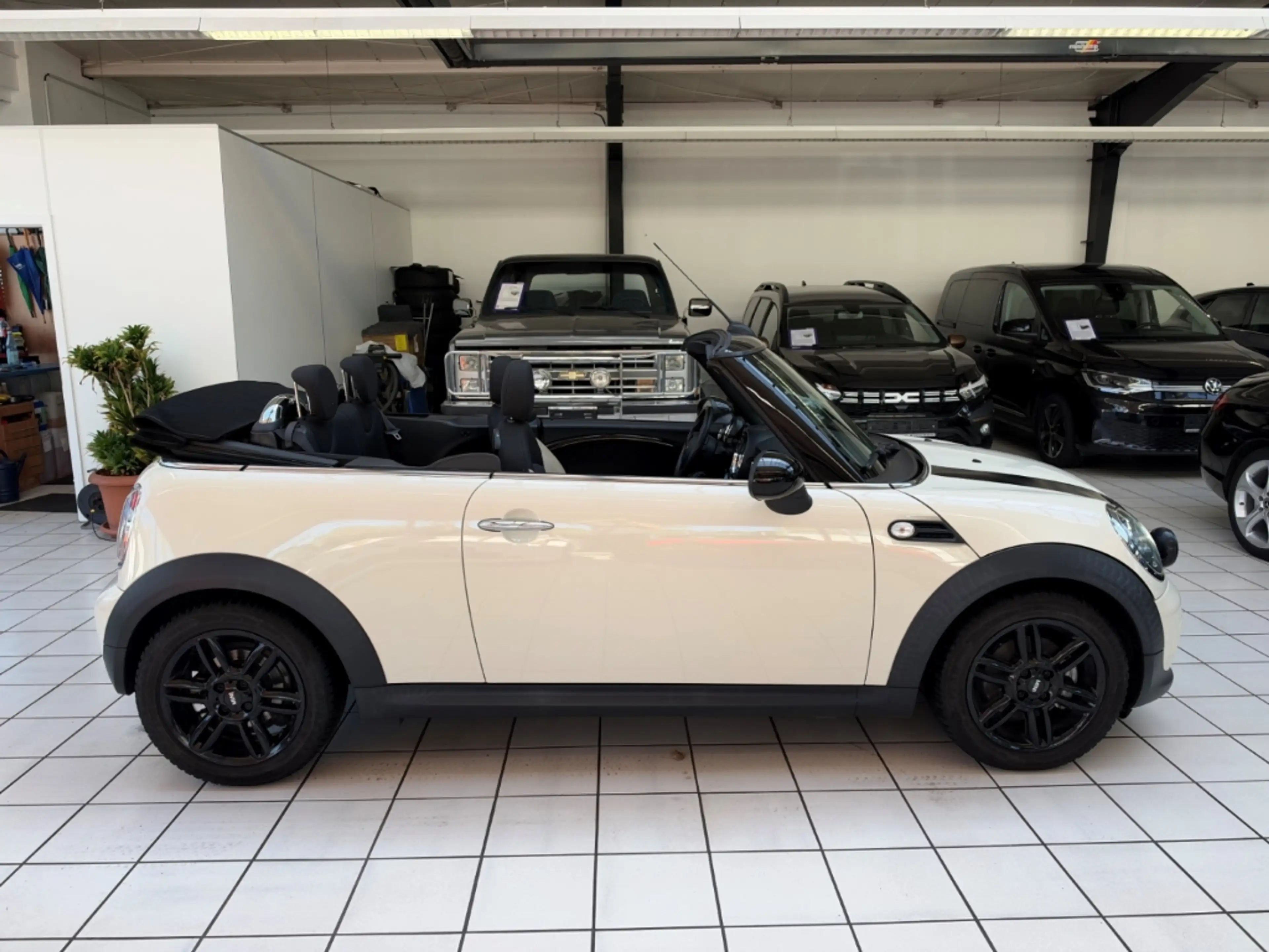 MINI Cooper Cabrio El. Verdeck Bi-Xenon Klimaautom Ambientebeleuchtun — photo 4